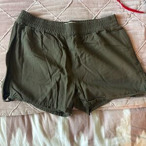 Madewell Green Athletic Shorts Elastic Waistband Soft Fabric